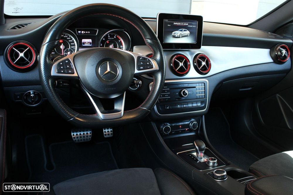 Mercedes-Benz CLA 45 AMG 4Matic 7G-DCT - 28
