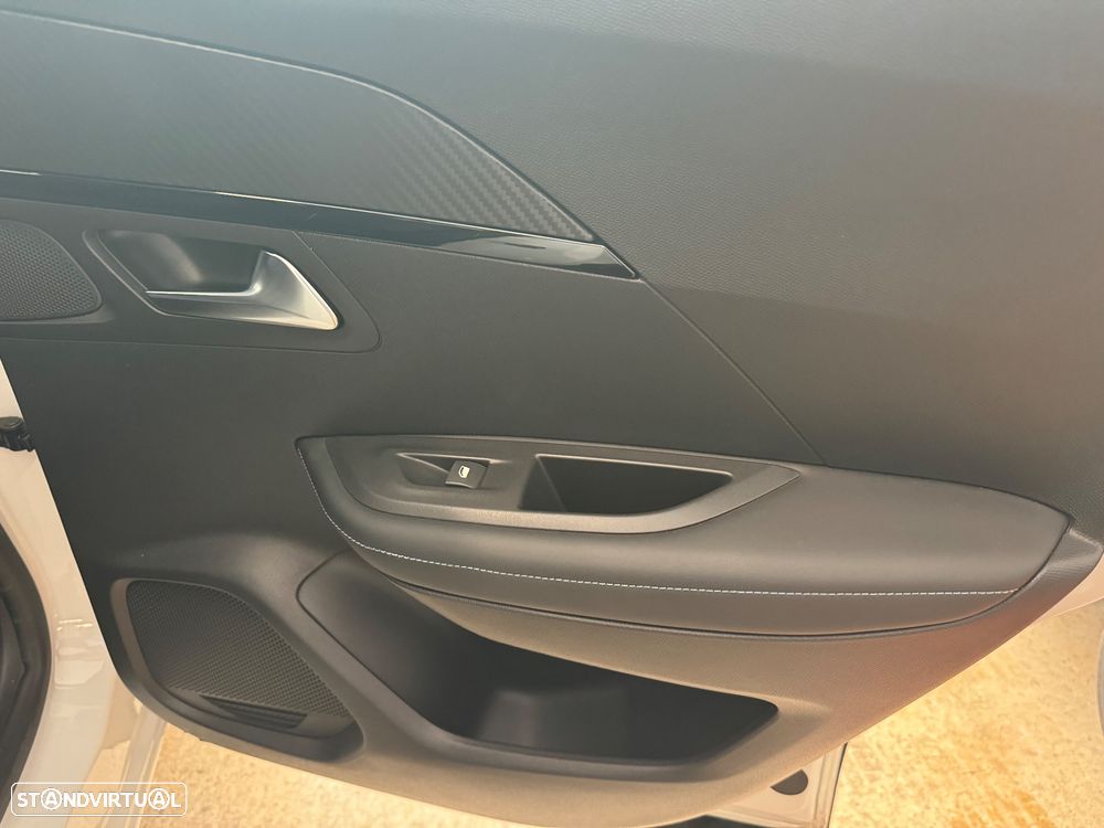 Peugeot e-2008 50 kWh Allure Pack - 8