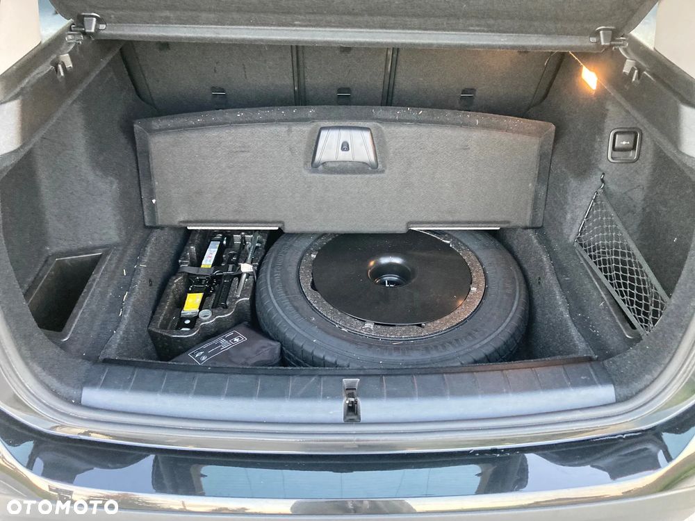 BMW X1 sDrive18i Advantage - 29