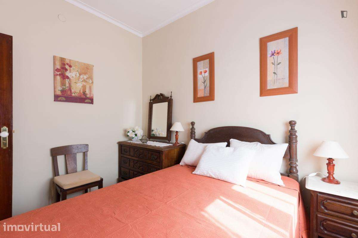 Quarto - localizado em Valongo Porto - Grande imagem: 3/20