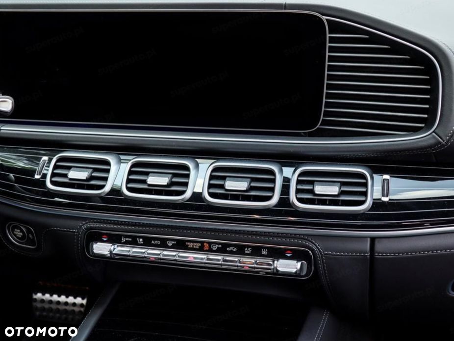 Mercedes-Benz GLS - 11