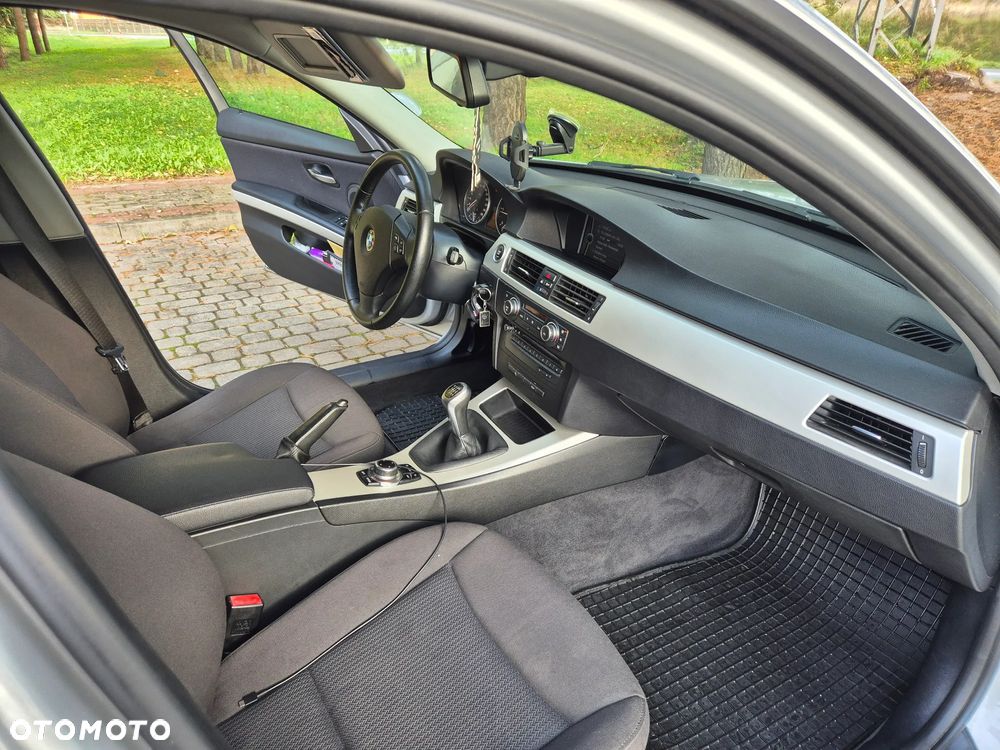 BMW Seria 3 320d - 14