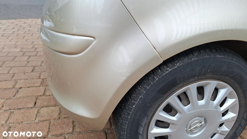 Opel Corsa 1.2 16V Essentia - 15