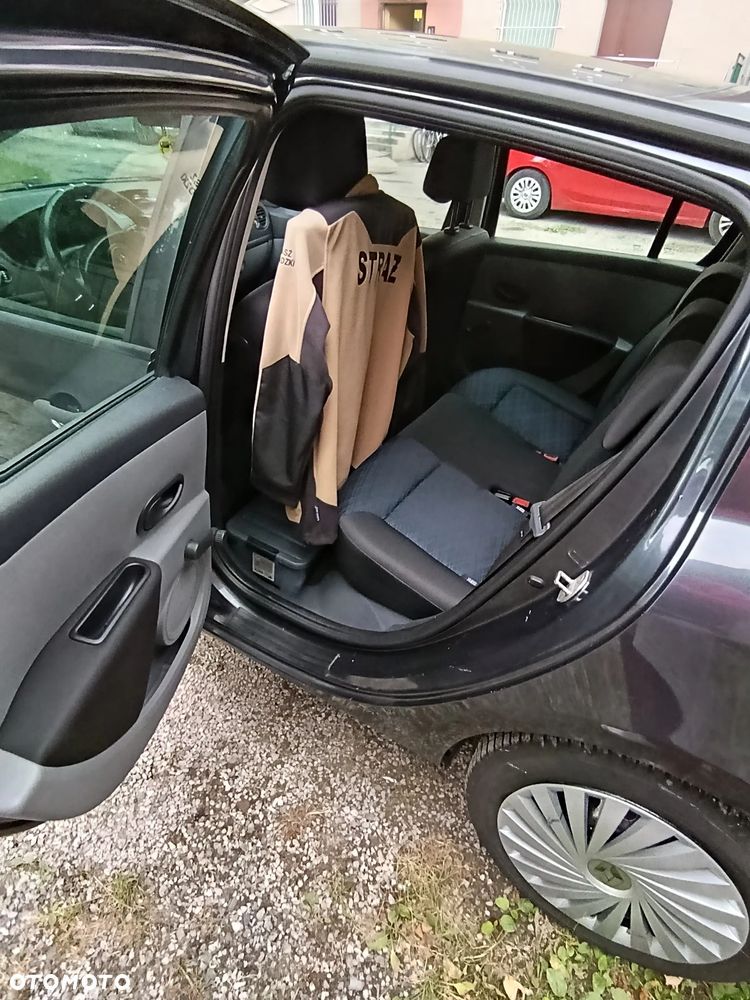 Renault Clio 1.2 16V Authentique - 27