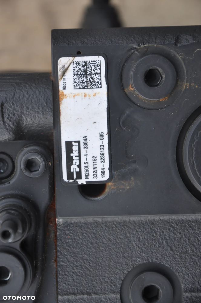 Rozdzielacz hydrauliczny Parker M250LS-4-3304A Nowy - 3
