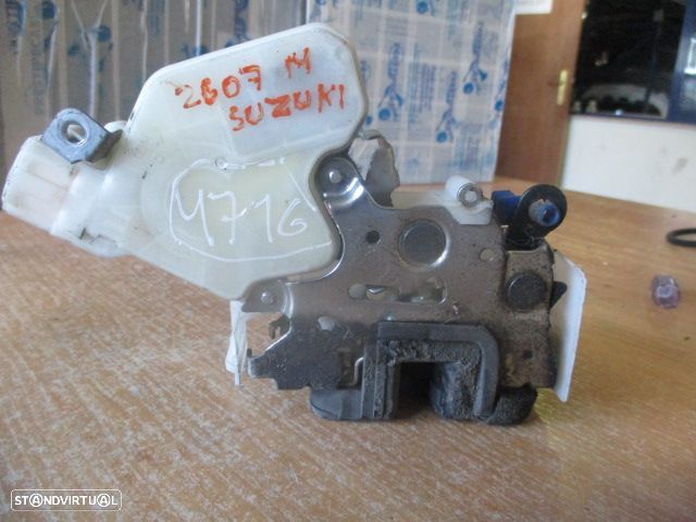 Fecho 8055265J00 SUZUKI GRAND VITARA 2007 1.9 D DDIS      5P PRETO MALA 4 PINOS - 5