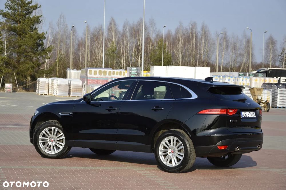 Jaguar F-Pace 30t AWD Prestige - 9
