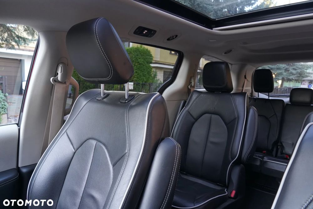 Chrysler Pacifica - 18