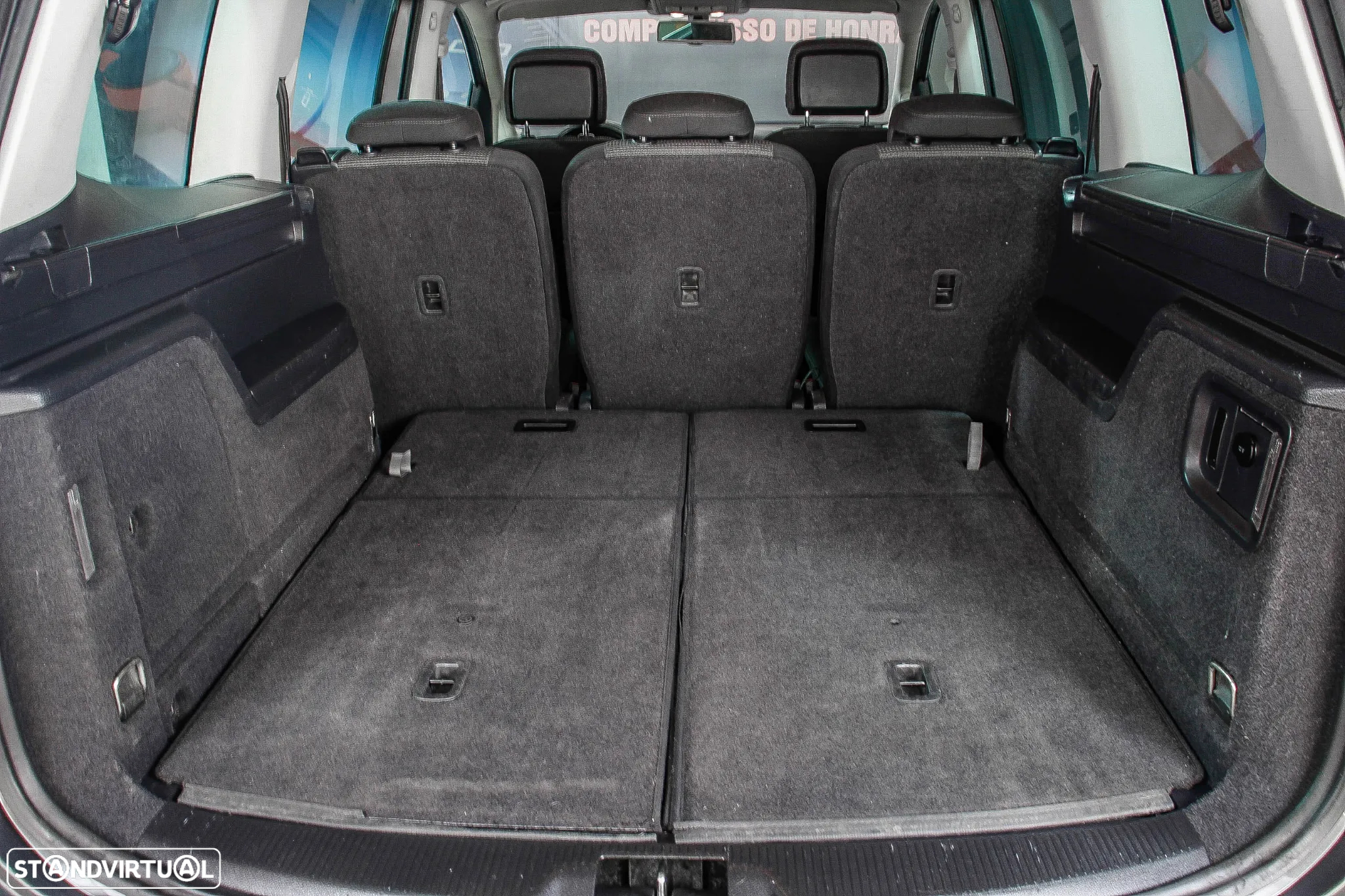 VW Sharan 2.0 TDI Confortline - 32