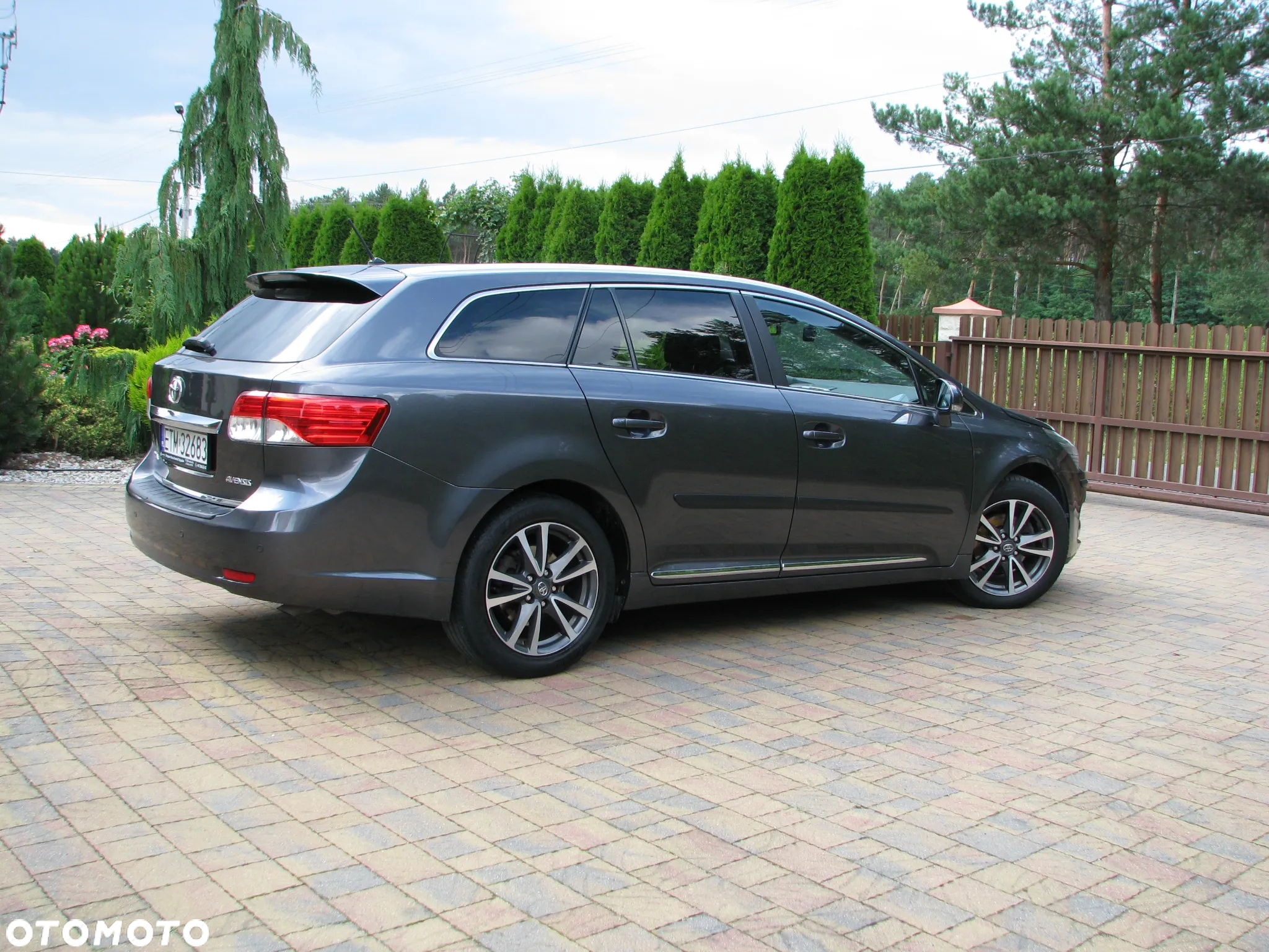 Toyota Avensis Combi 2.0 D-4D Executive - 14