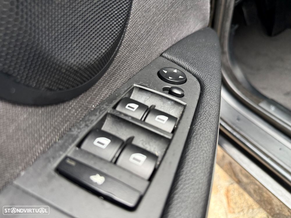 BMW 320 d Sport - 38