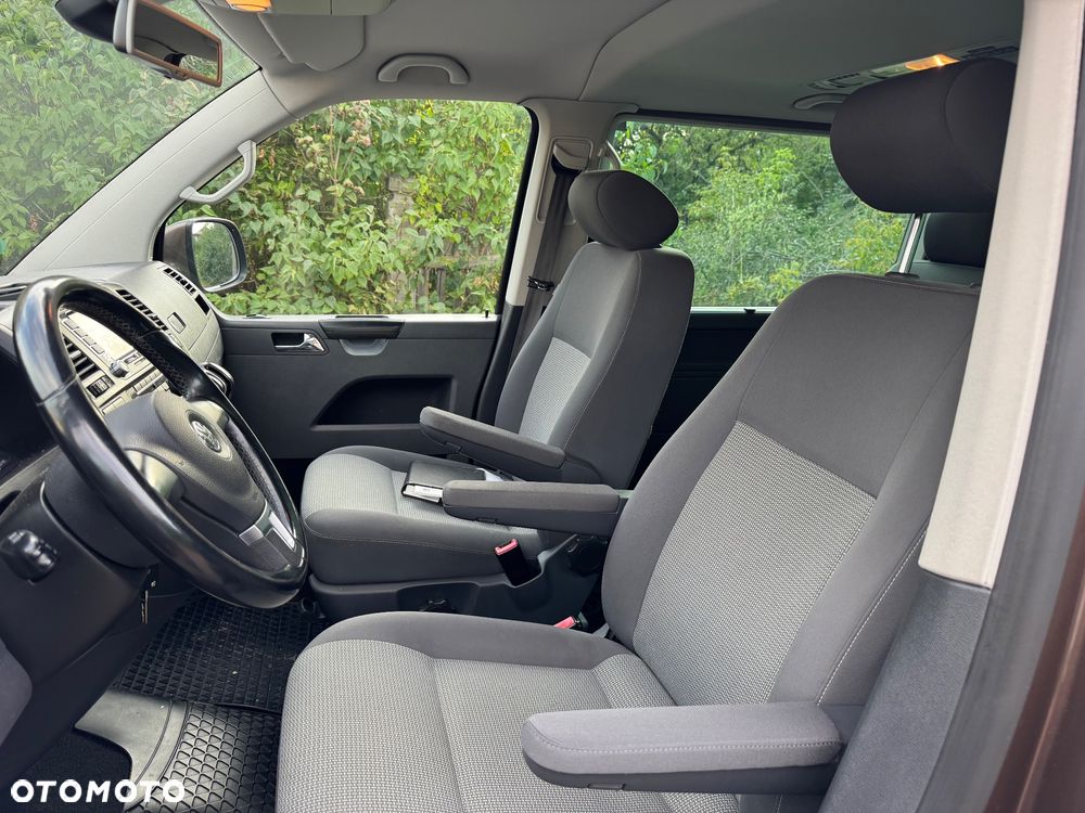 Volkswagen Caravelle - 15