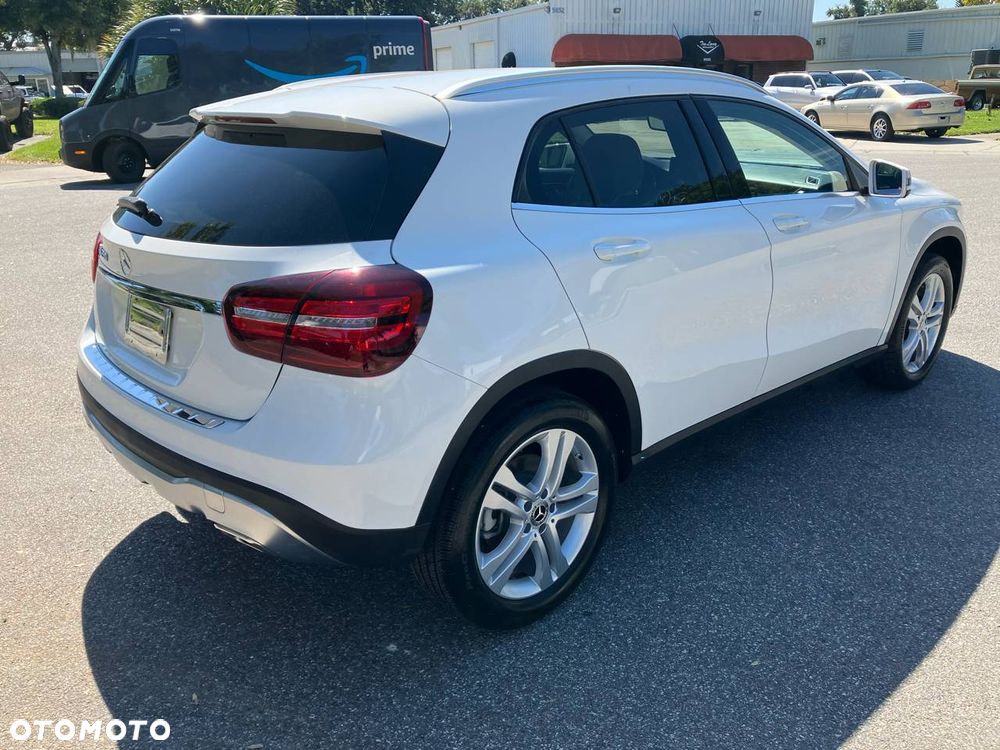 Mercedes-Benz GLA - 5