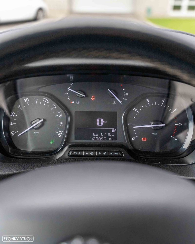 Opel Vivaro 2.0 CDTi L2H1 Essentia Inc - 20