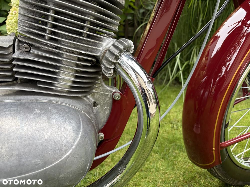 Jawa 250 - 22