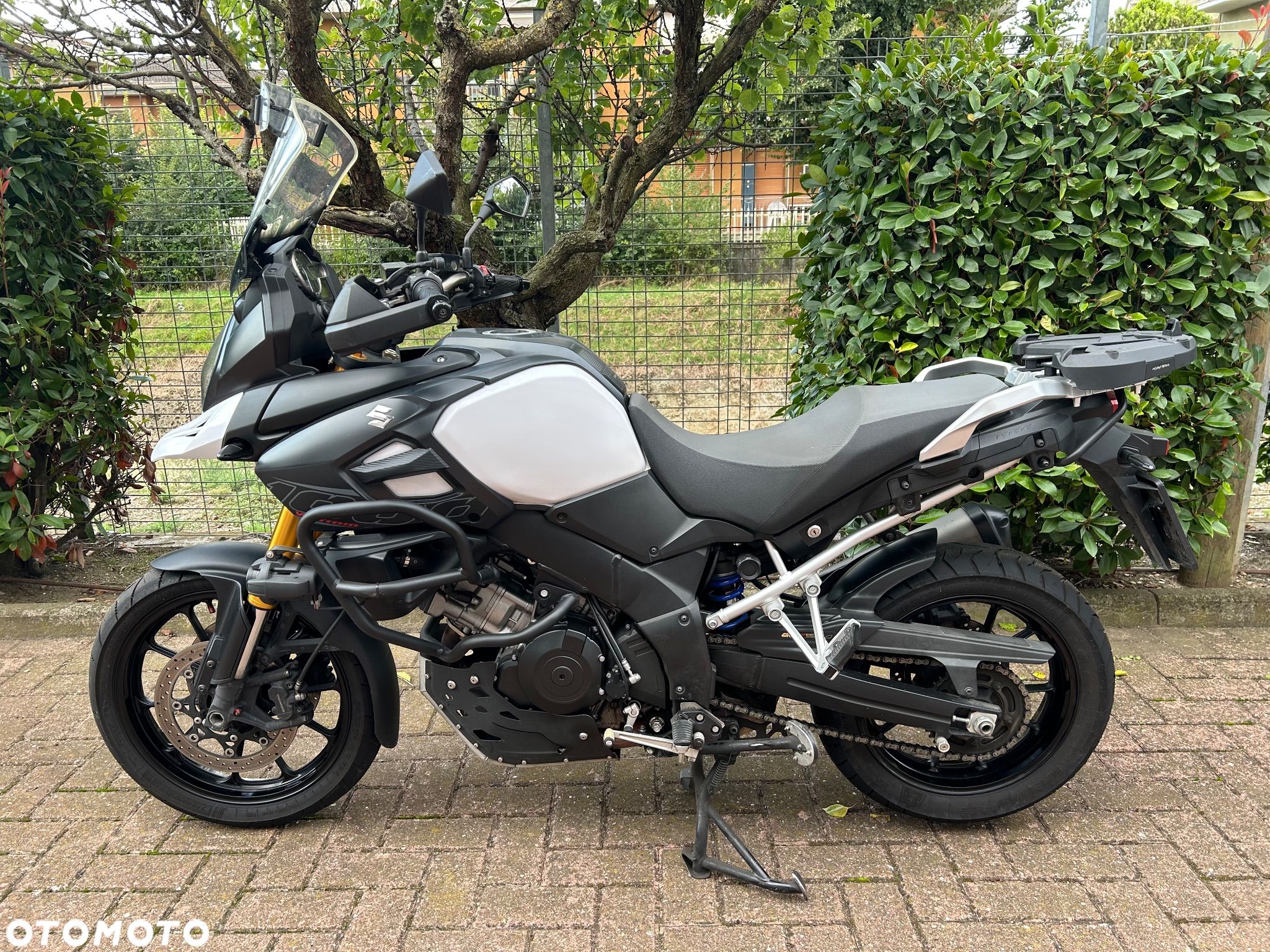 Suzuki V-STROM - 1