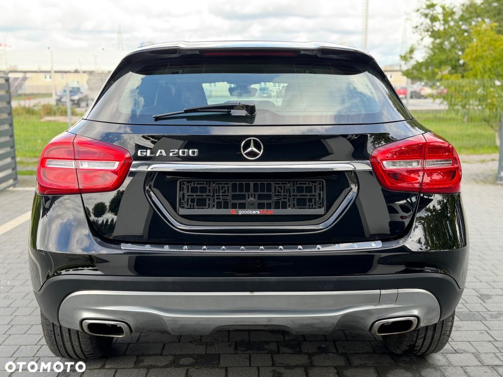 Mercedes-Benz GLA 200 - 18
