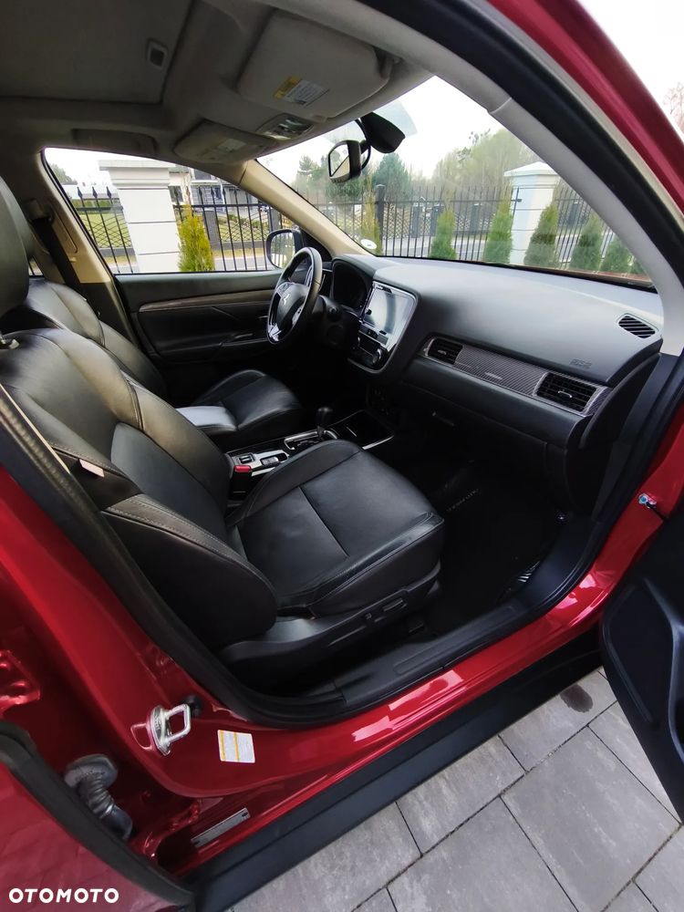 Mitsubishi Outlander - 9