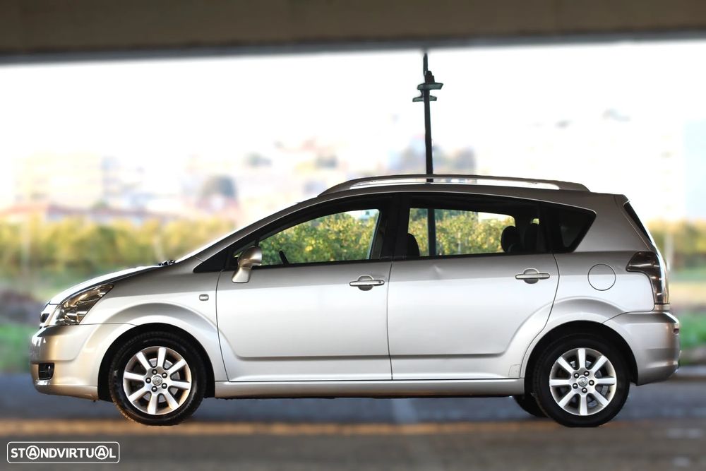 Toyota Corolla Verso 2.2 D-4D Sol - 13