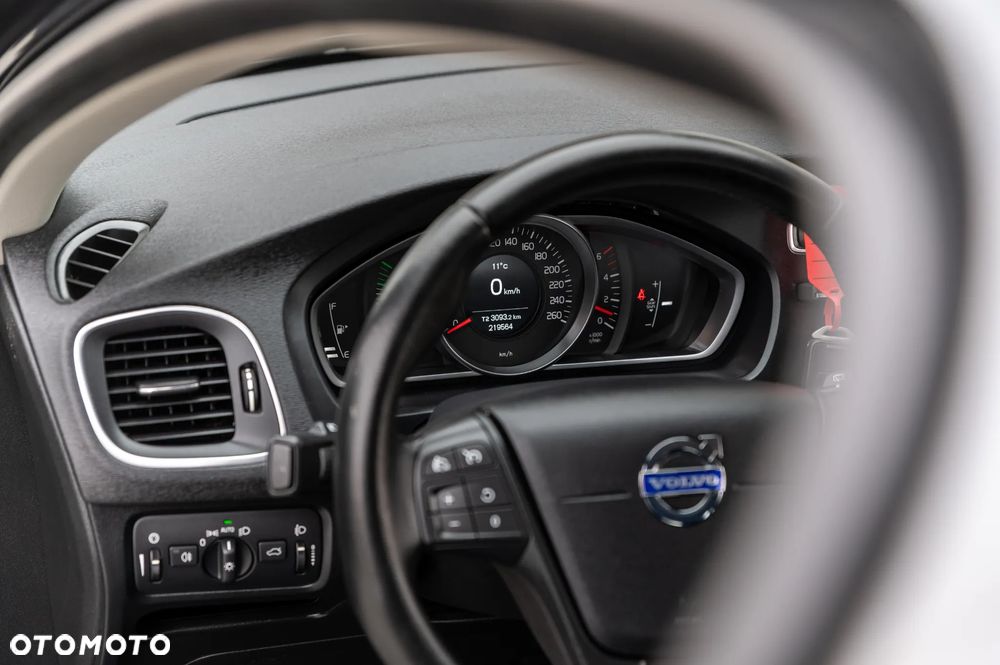 Volvo V40 D2 Kinetic - 33