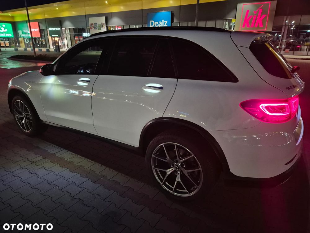 Mercedes-Benz GLC 300 4Matic 9G-TRONIC AMG Line Plus - 30