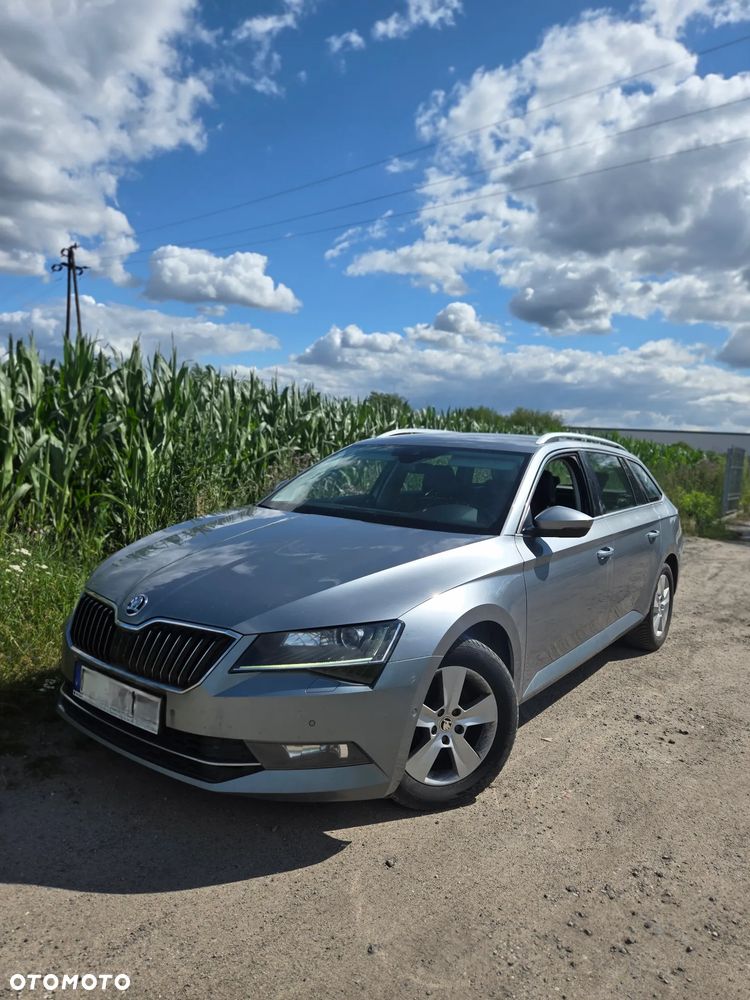 Skoda Superb 2.0 TDI Ambition DSG - 11