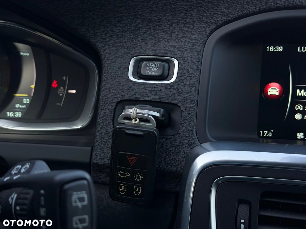 Volvo V60 D4 Drive-E R-Design Summum - 17