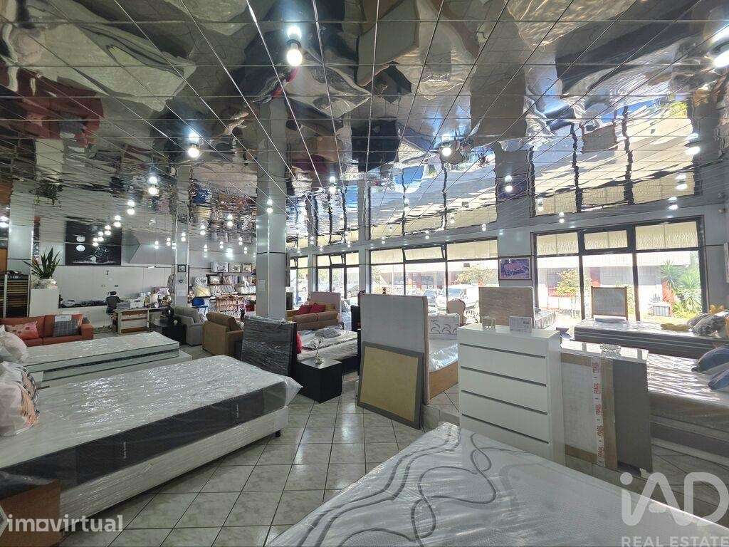 Prédio em Águas Santas de 520 m2 - Grande imagem: 3/39