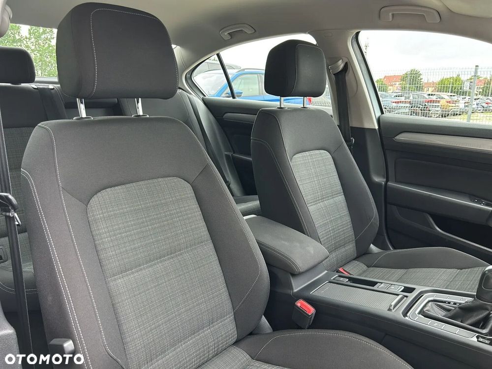 Volkswagen Passat 2.0 TSI Business DSG - 19