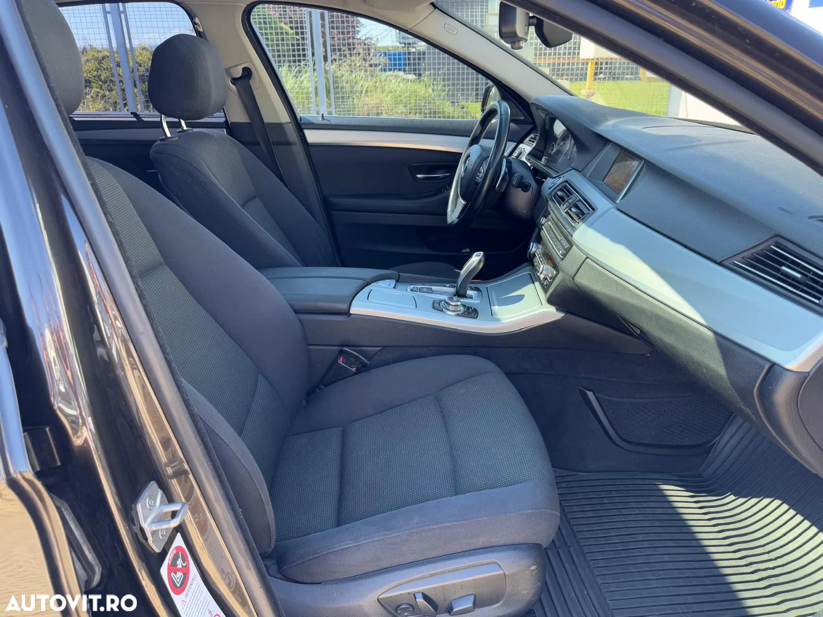 BMW Seria 5 520d xDrive AT - 15