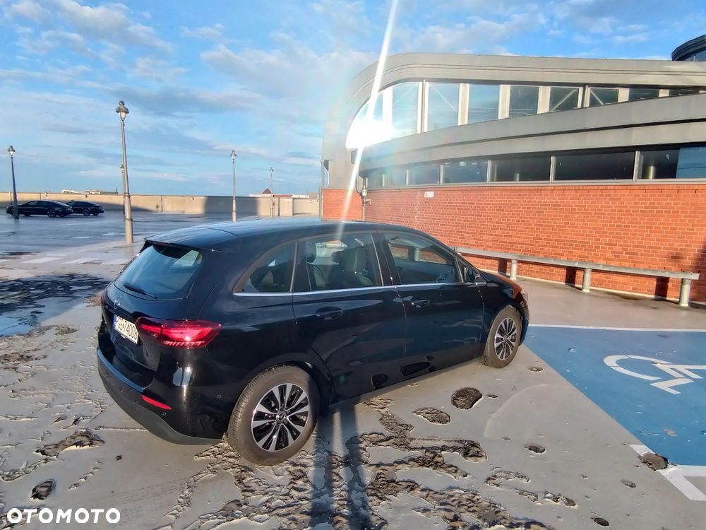 Mercedes-Benz Klasa B 180 d 8G-DCT Entry - 14