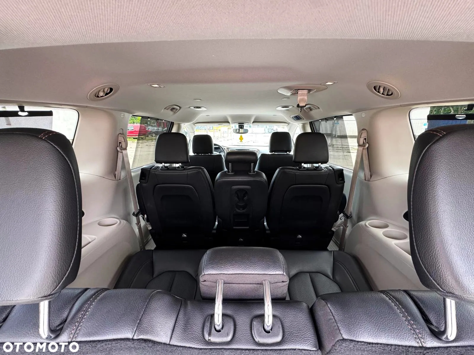Chrysler Pacifica - 10