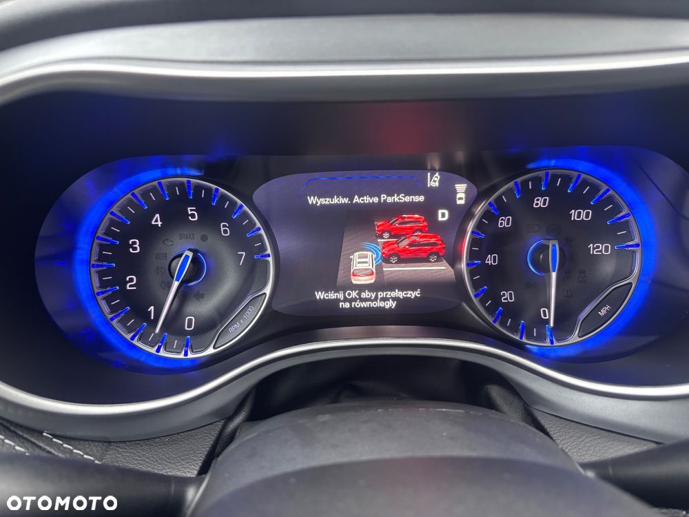 Chrysler Pacifica - 32