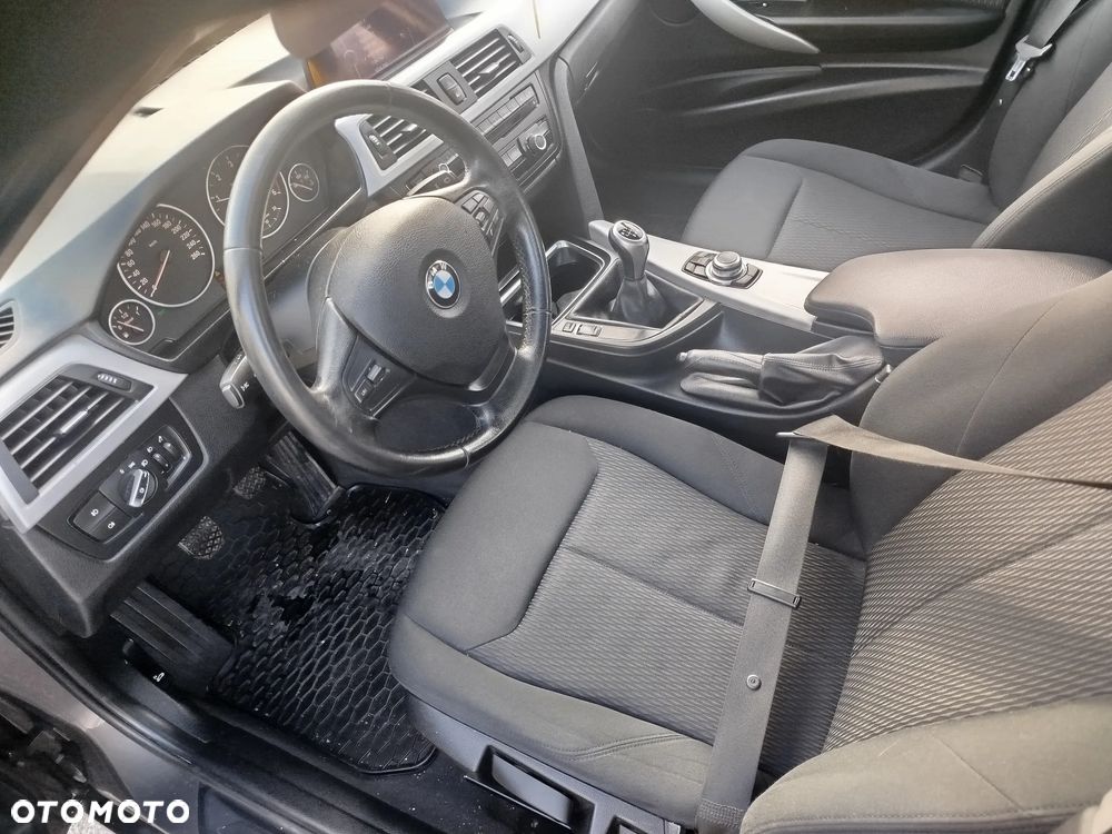 BMW Seria 3 318d - 8