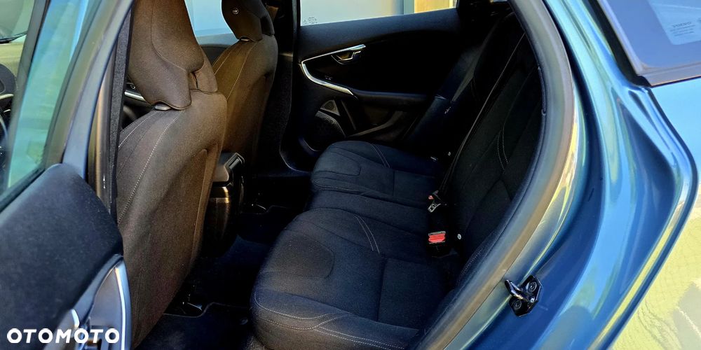 Volvo V40 T3 Kinetic - 33