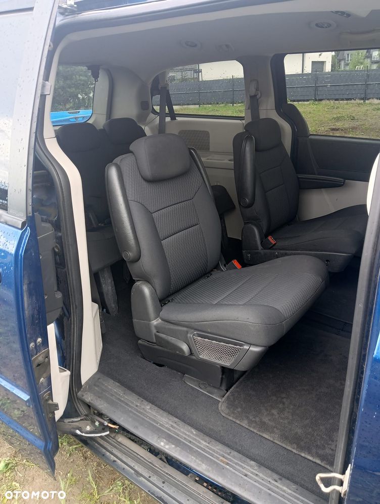 Dodge Grand Caravan - 7