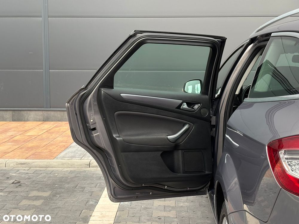 Ford Mondeo 2.0 TDCi Ghia - 24