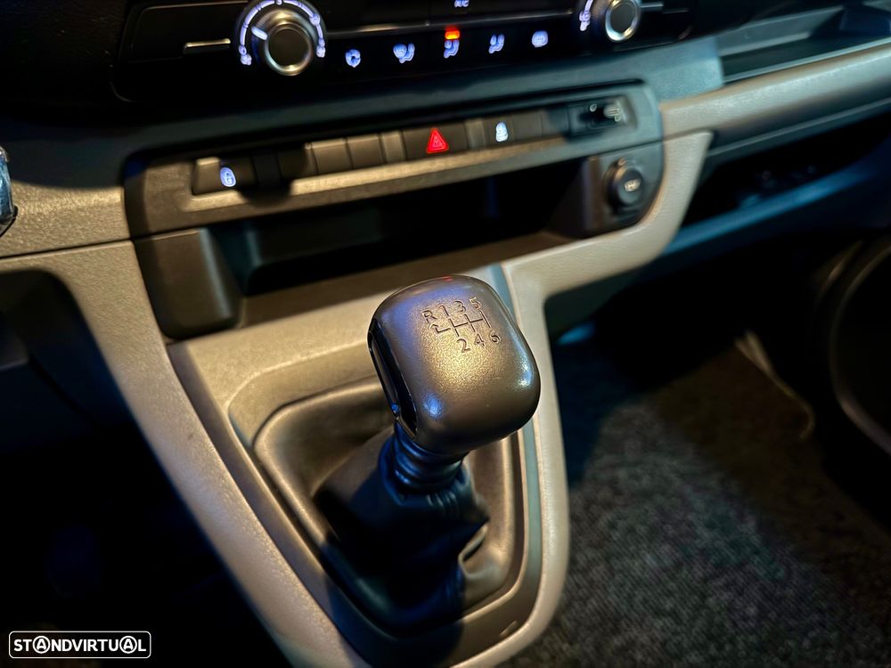 Peugeot Expert 2.0 BlueHDi L3H1 Semi-Vidrado - 16