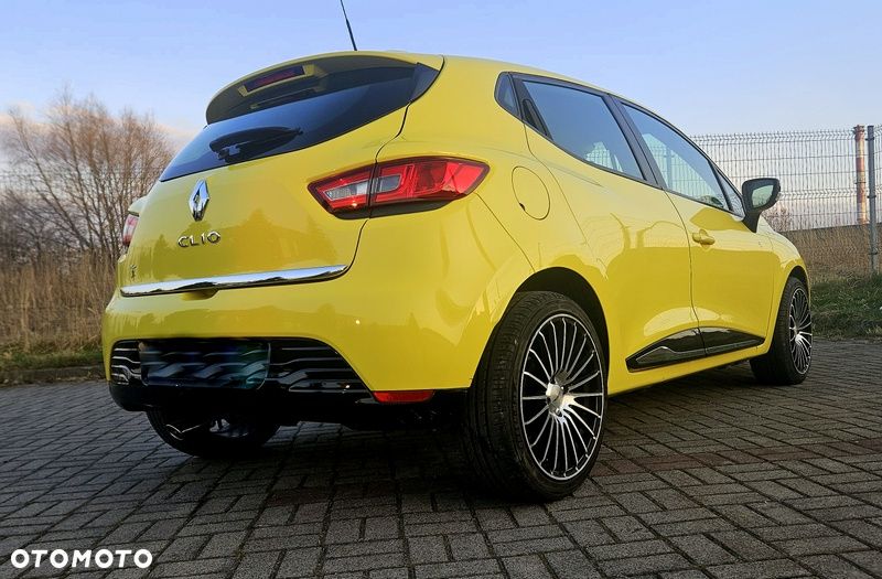 Renault Clio 1.2 16V 75 Expression - 17