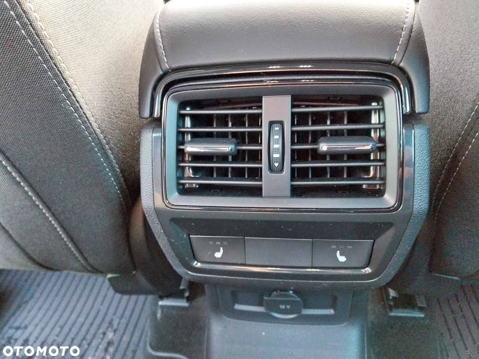 Skoda Karoq - 33