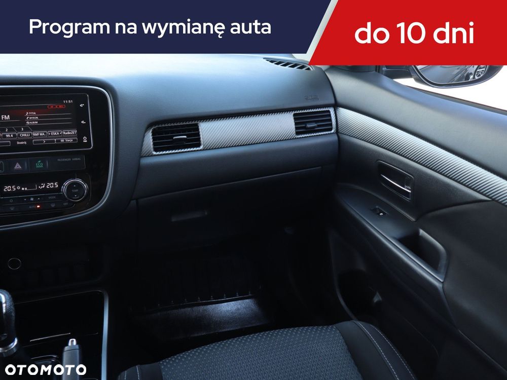 Mitsubishi Outlander - 10