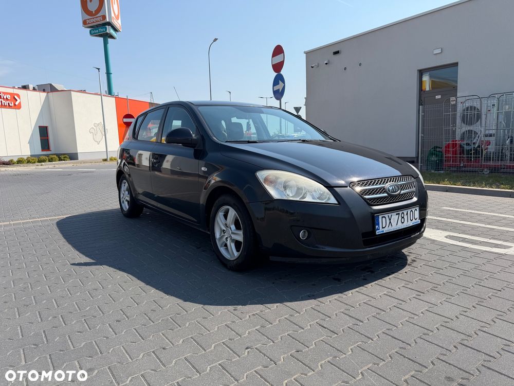 Kia Ceed 2.0 crdi Comfort + - 3