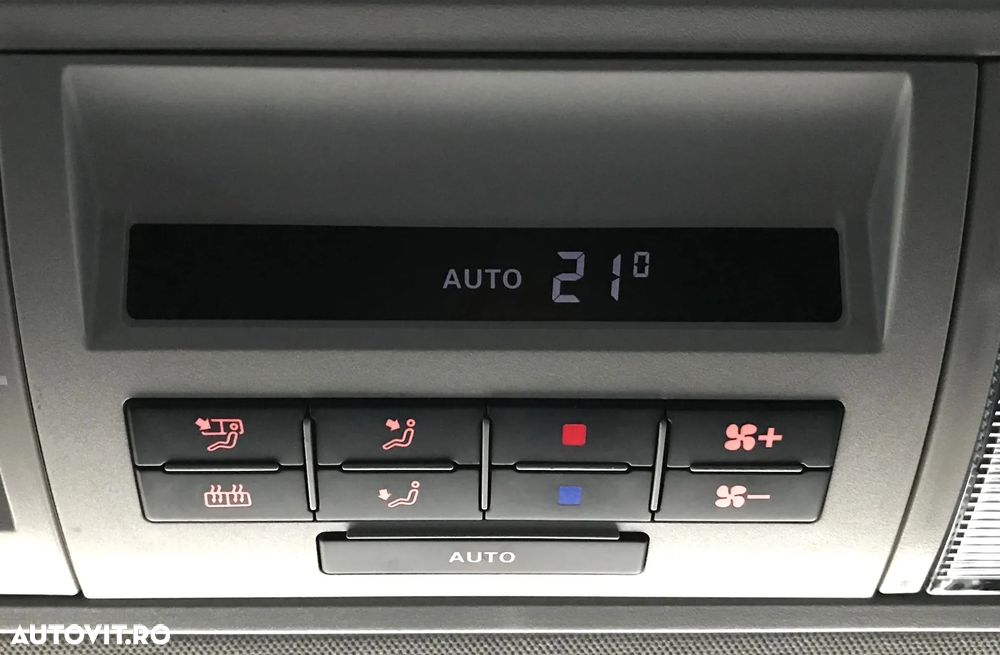 Volkswagen Caravelle T6.1 2.0 TDI 150 kW LR Comfortline DSG 4M - 29