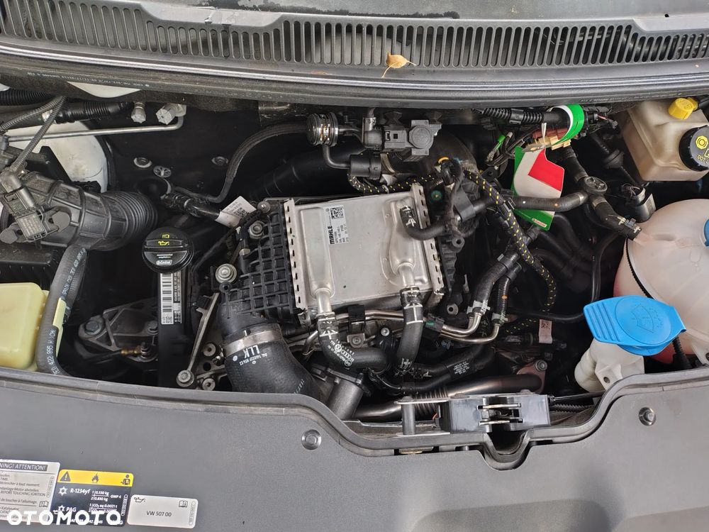 Volkswagen Caravelle - 13
