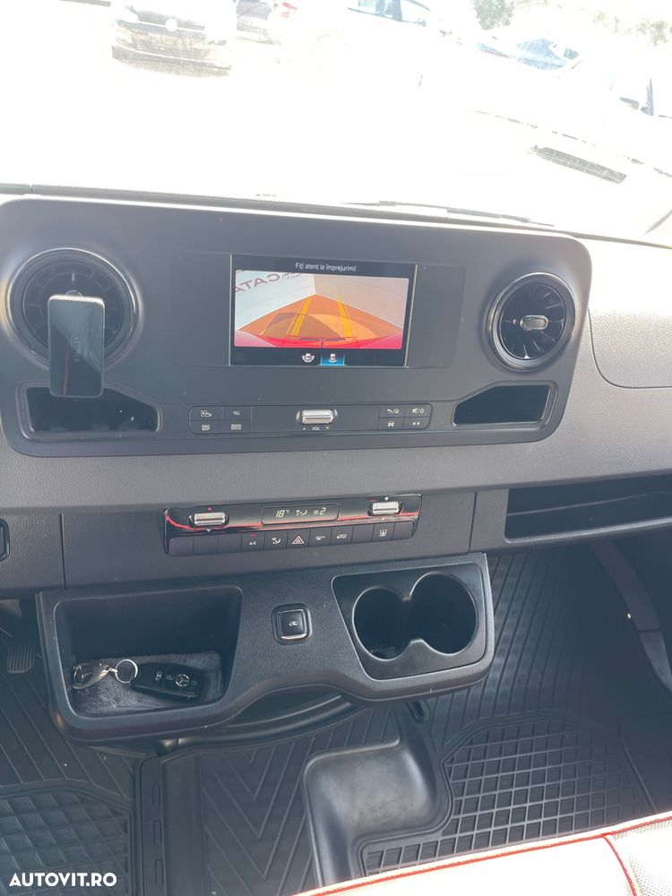 Mercedes-Benz Sprinter - 30