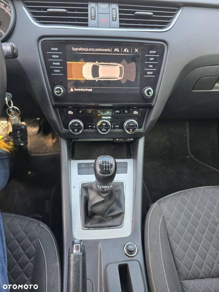 Skoda Octavia 1.4 TSI Ambition - 17