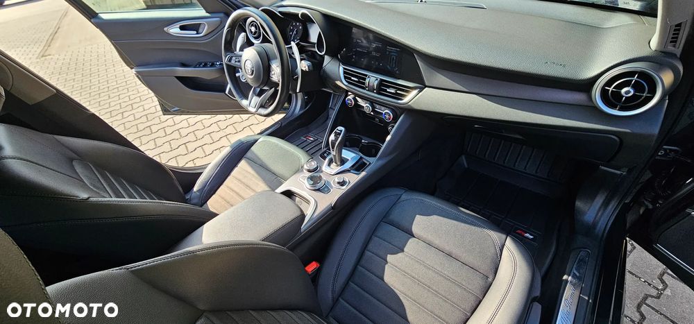 Alfa Romeo Giulia 2.0 Turbo Sprint - 35