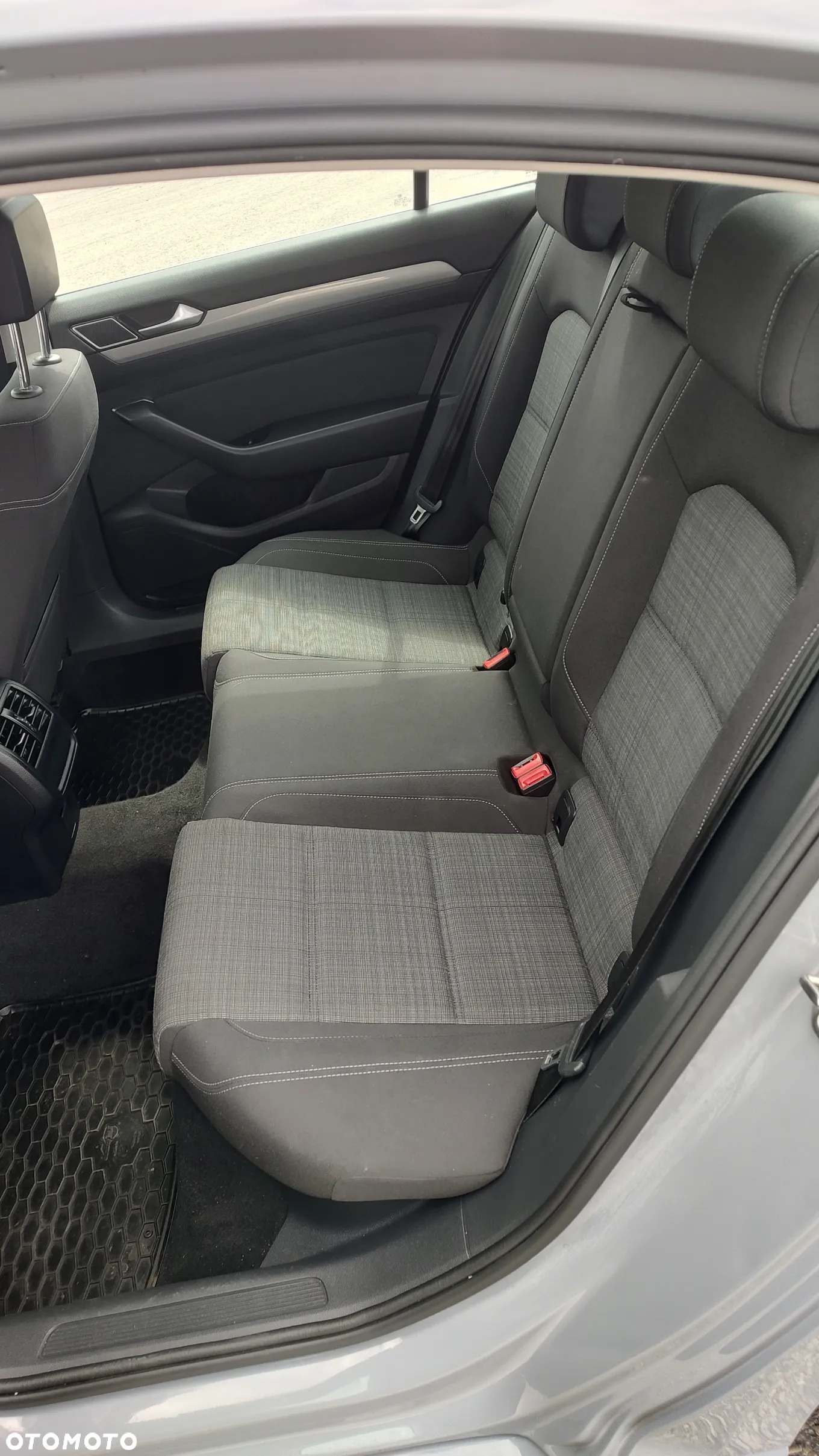 Volkswagen Passat 1.5 TSI EVO Business - 31