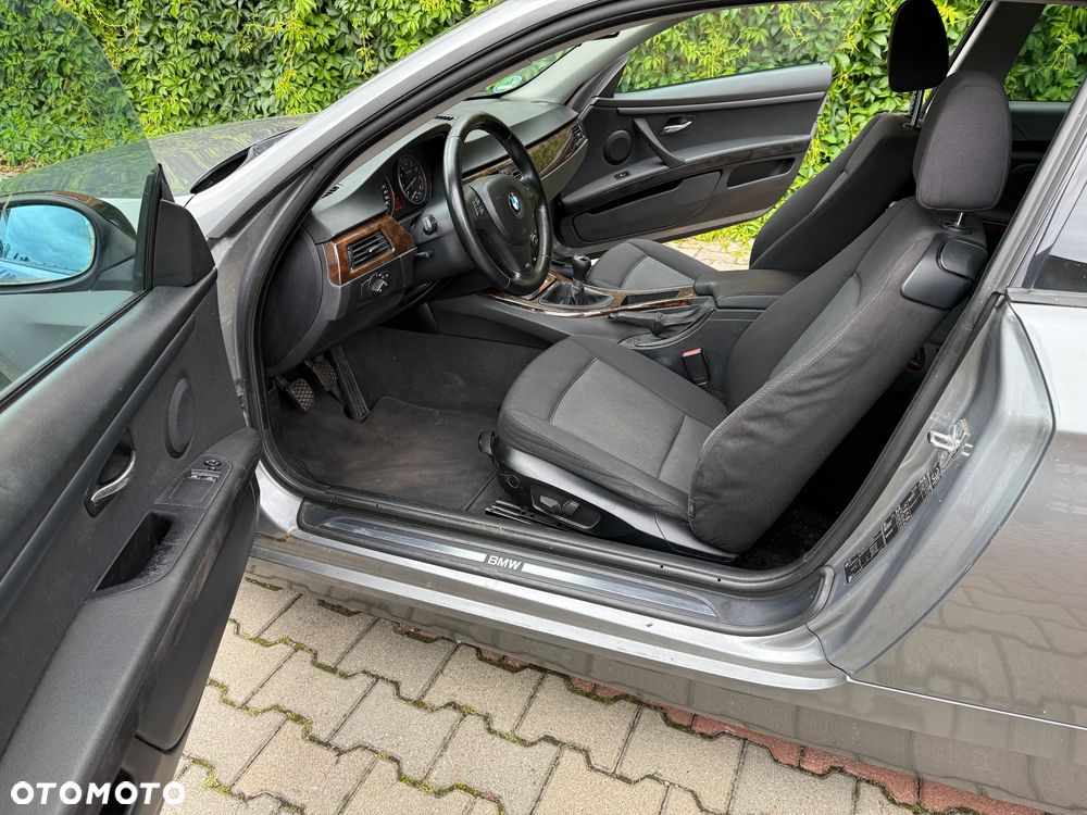 BMW Seria 3 325i - 12