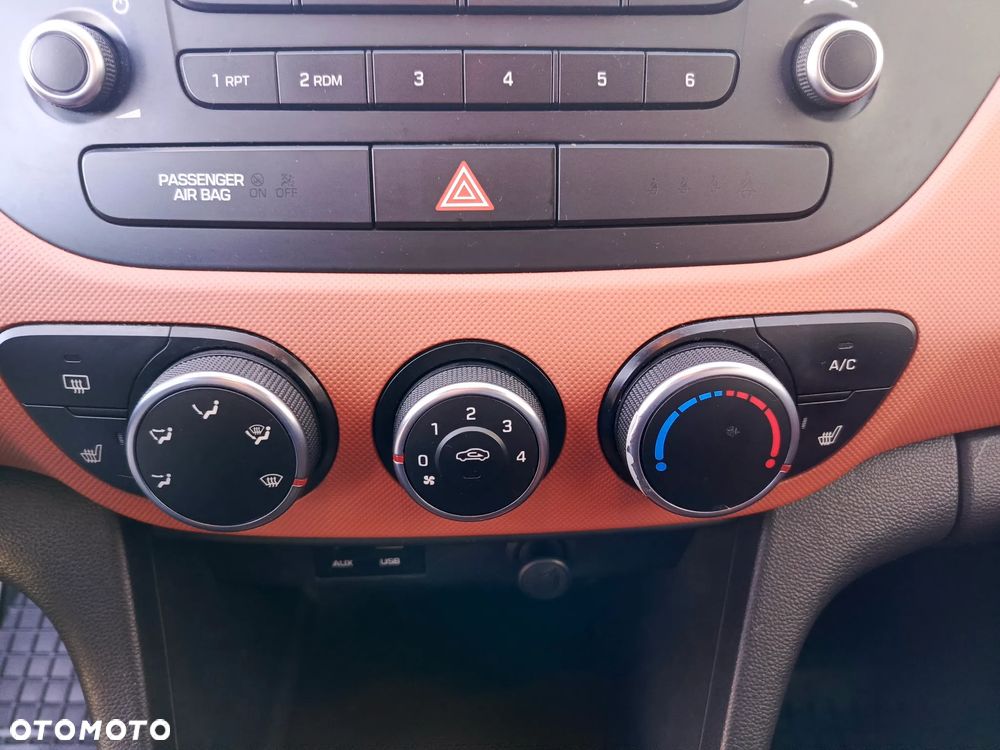 Hyundai i10 1.0 BlueDrive Premium - 16